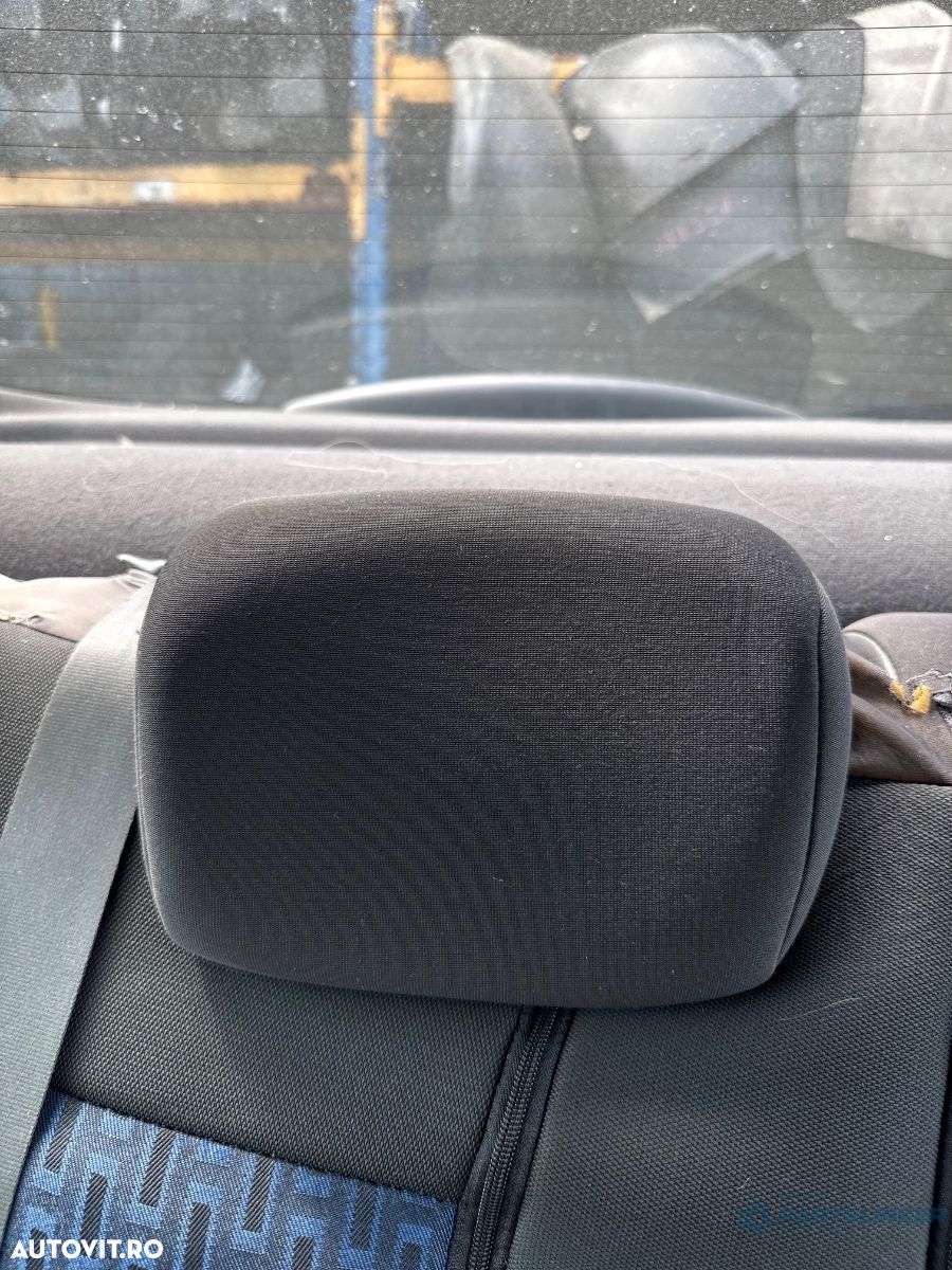 Tetiera bancheta spate RENAULT MEGANE II Saloon LM0/1_ 2003 - > - 1