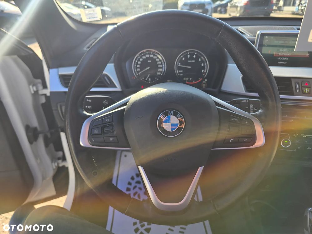 BMW X1 xDrive25i GPF xLine - 29