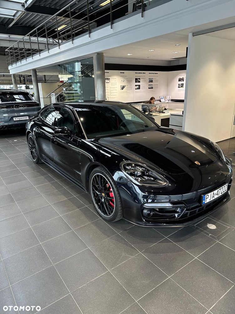 Porsche Panamera - 1