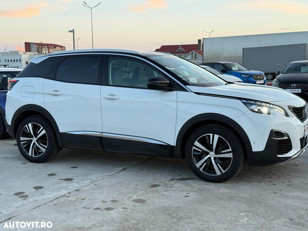 Peugeot 3008 1.2 PureTech Turbo S&S EAT8 Allure - 31