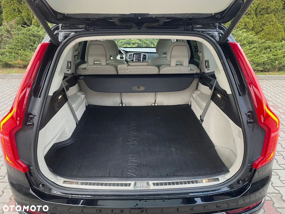 Volvo XC 90 T6 AWD Momentum 7os - 33