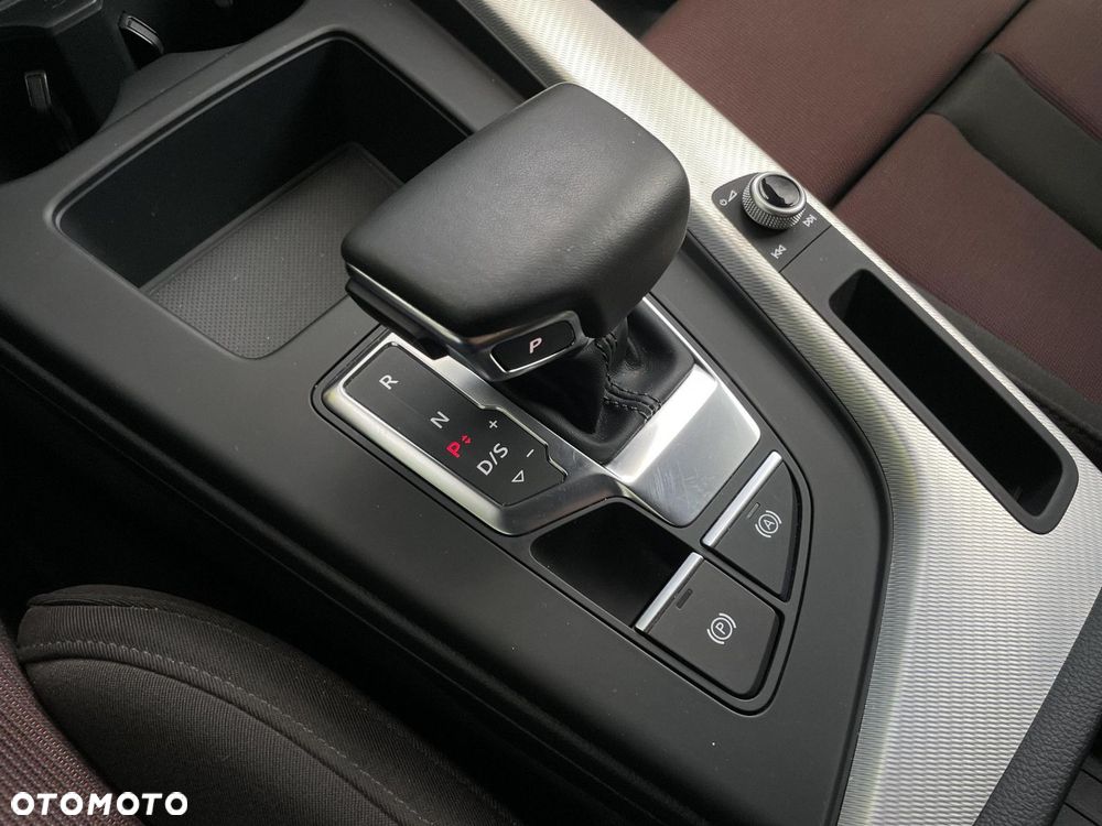 Audi A4 Limousine 40 TFSI mHEV S Line S tronic - 26