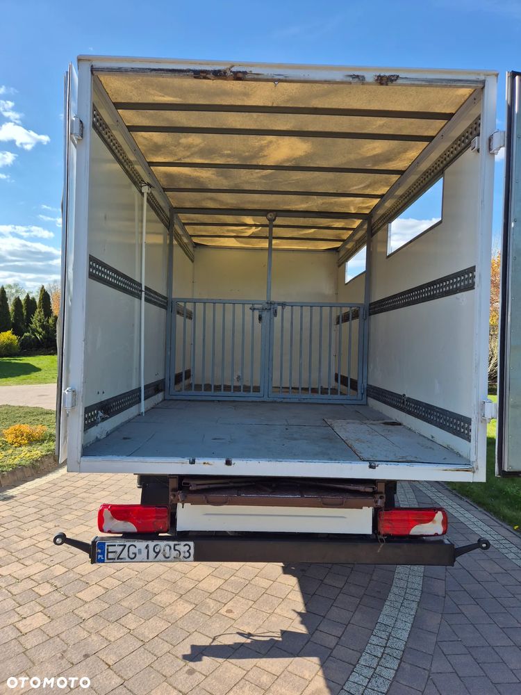 Mercedes-Benz Sprinter - 12