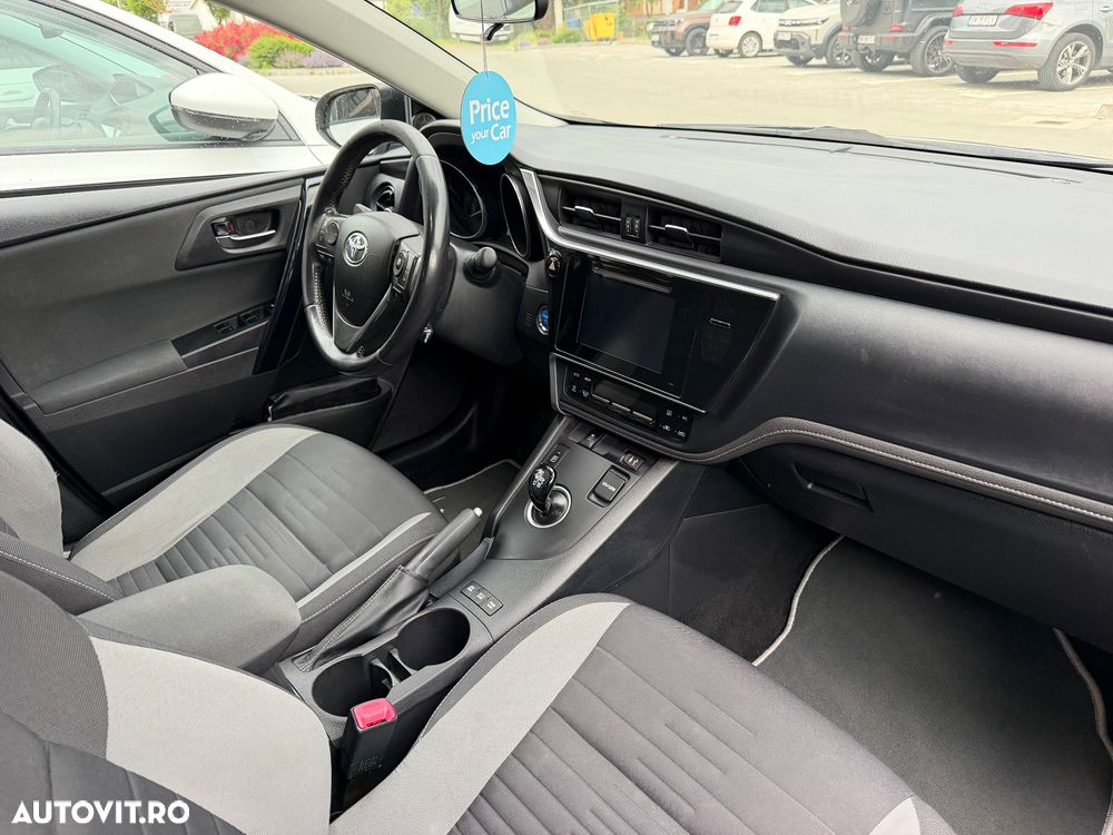 Toyota Auris 1.8 Executive - 5