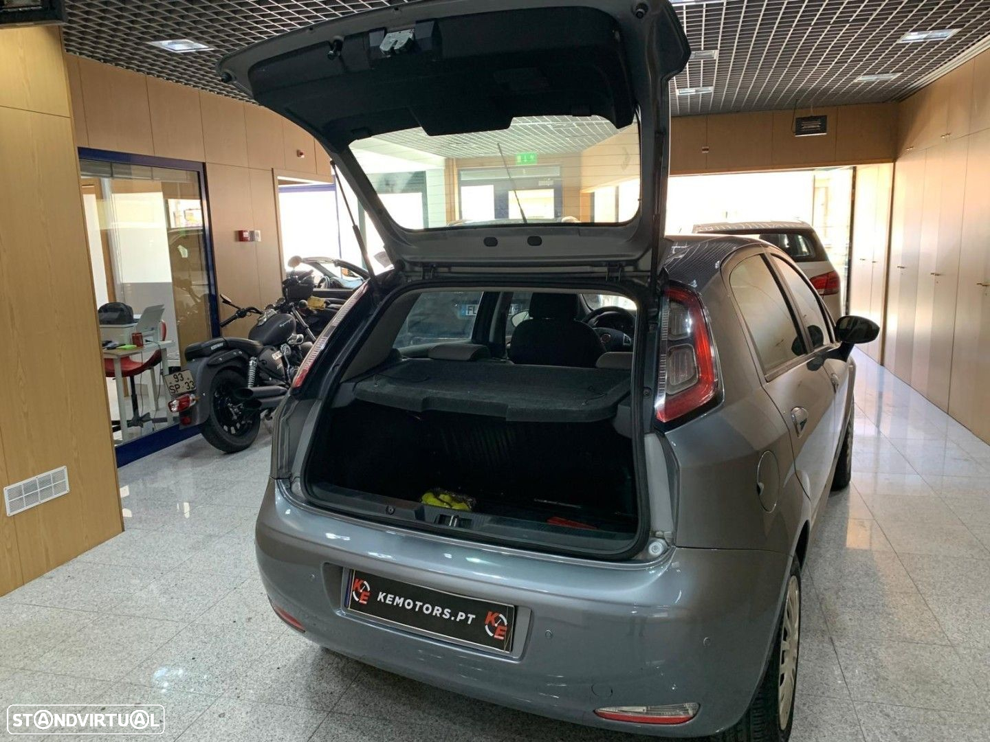 Fiat Punto 1.3 M-Jet Lounge S&S - 13