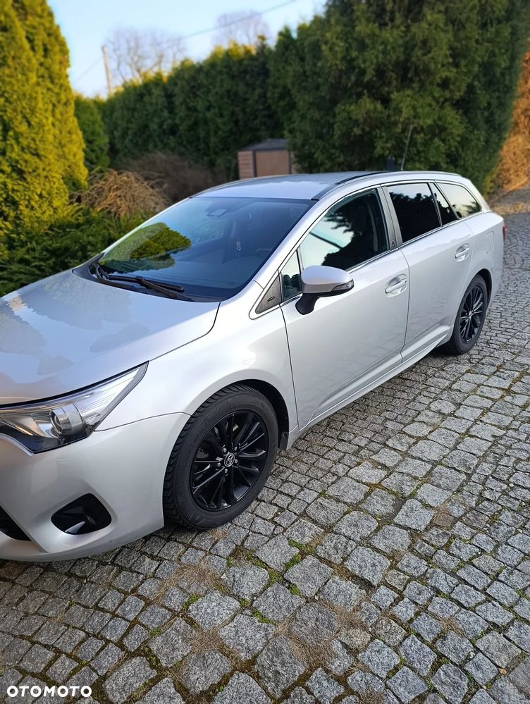 Toyota Avensis 2.0 D-4D Premium - 1