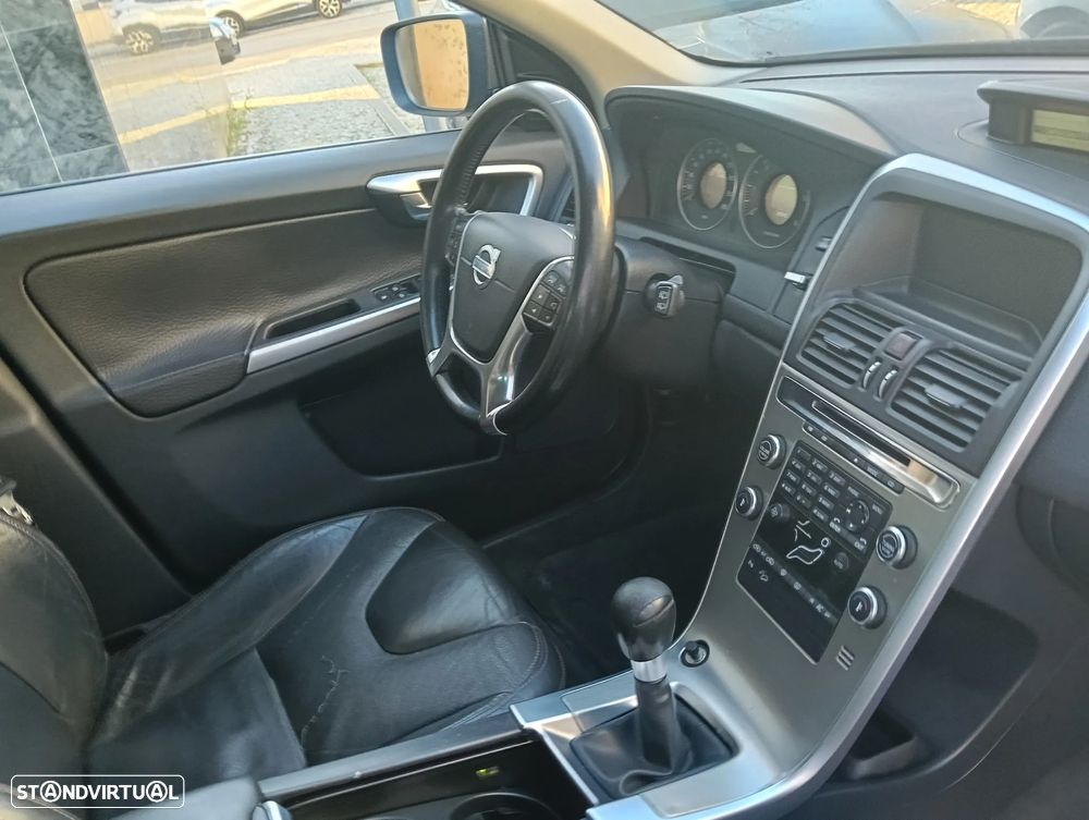 Volvo XC 60 D5 Momentum - 13