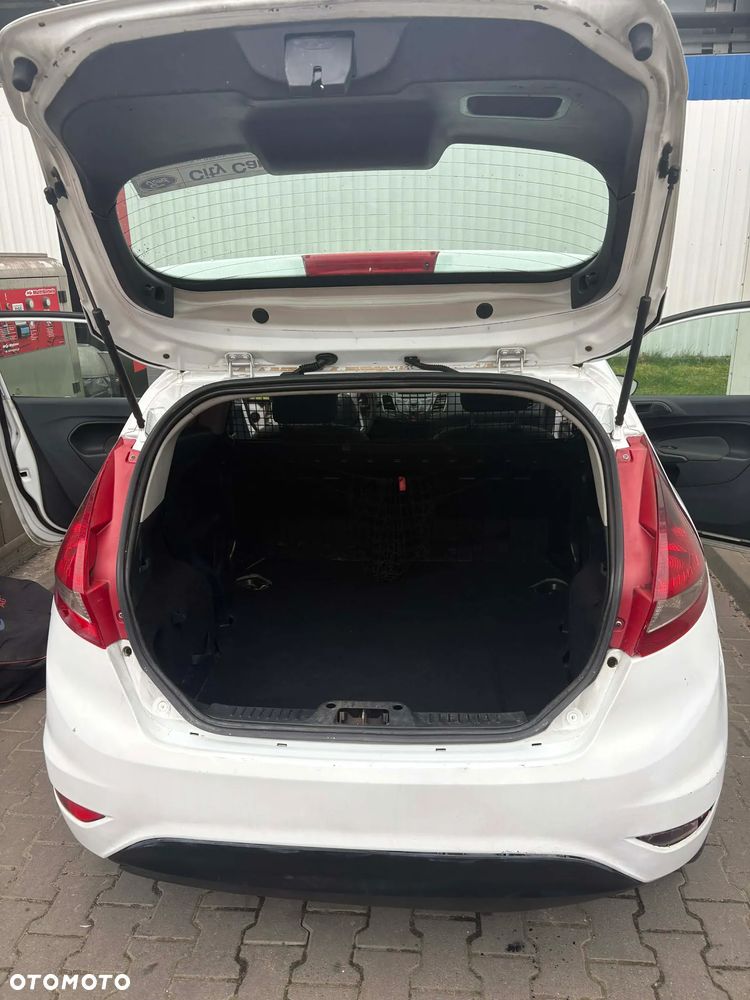 Ford Fiesta 1.4 TDCi Ambiente - 11