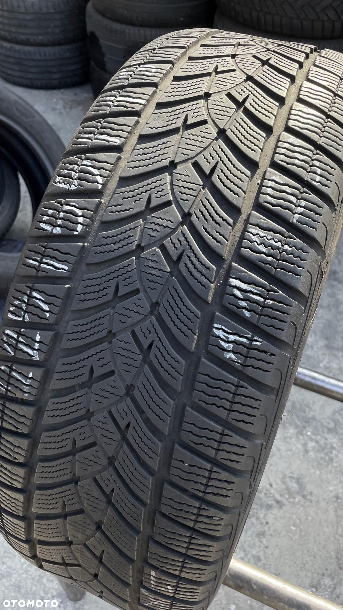 225/55/18 Goodyear Ultra Grip Performance Gen-1 102V - 2