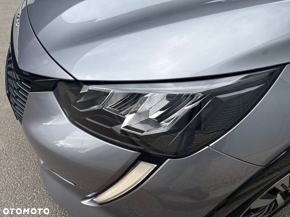 Peugeot 208 50kWh Active - 12