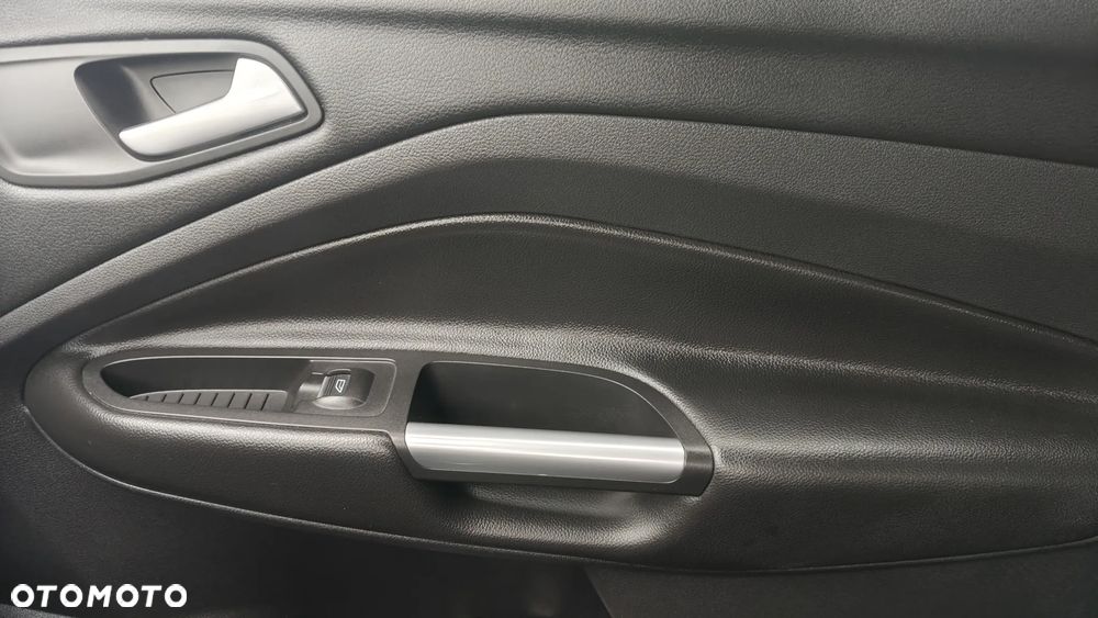 Ford Kuga - 24
