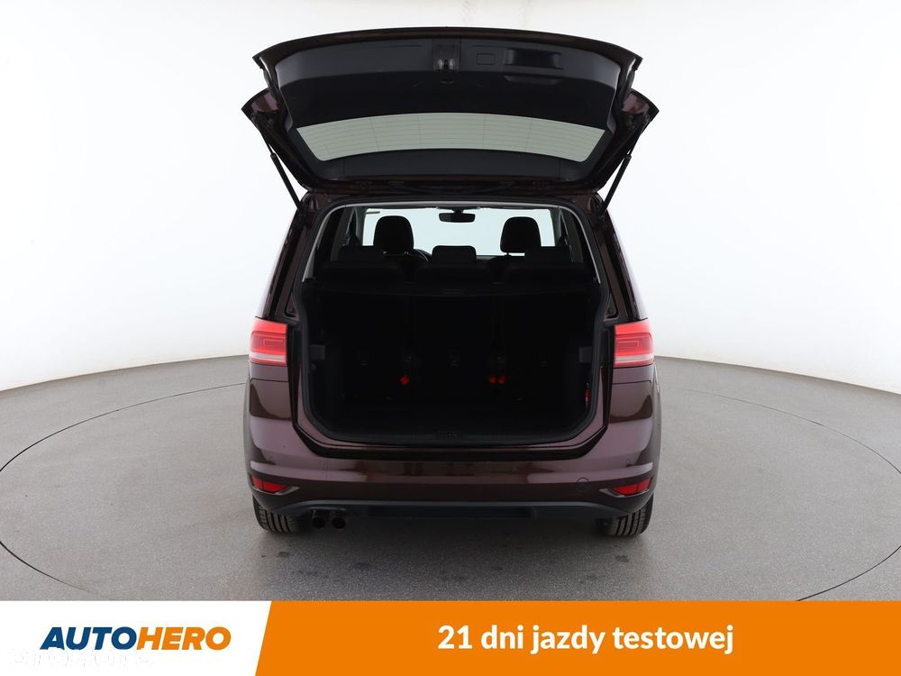 Volkswagen Touran - 16