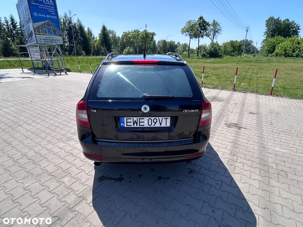 Skoda Octavia 2010 photo 4