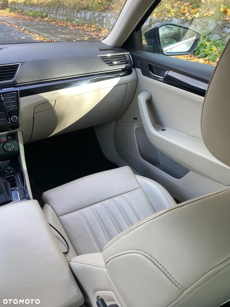 Skoda Superb 2.0 TDI 4x4 L&K DSG - 6