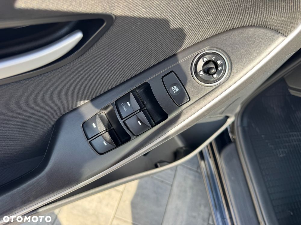 Hyundai i30 blue 1.4 Trend - 24