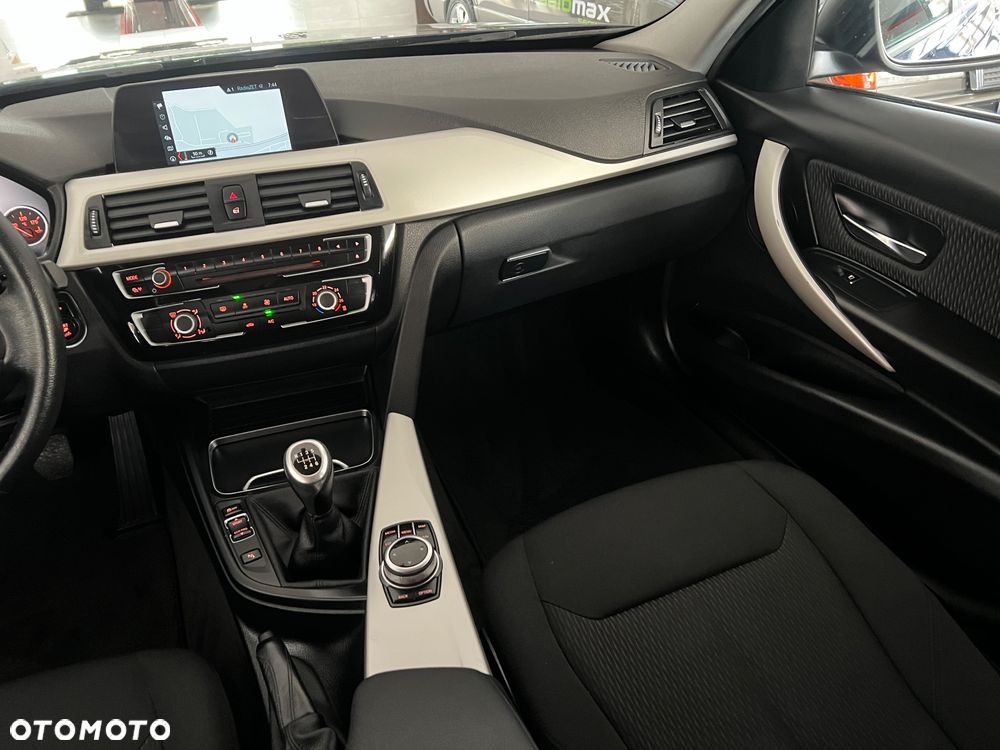 BMW Seria 3 318i Edition Luxury Line Purity - 21