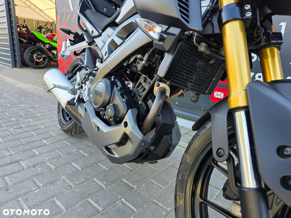 Yamaha MT - 27