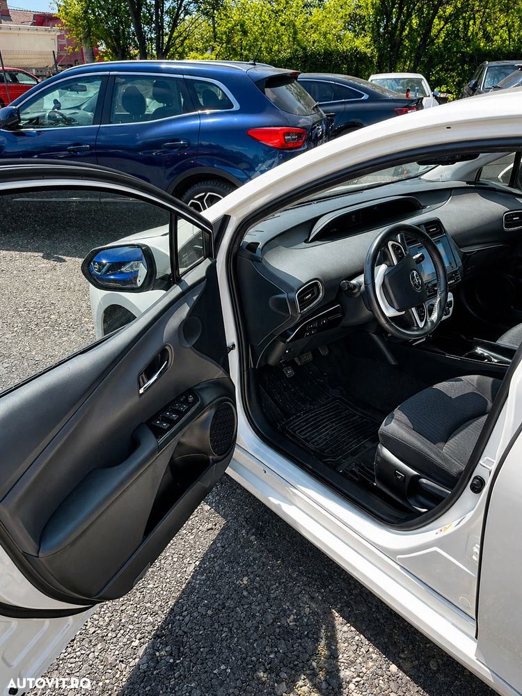 Toyota Prius Hybrid - 8