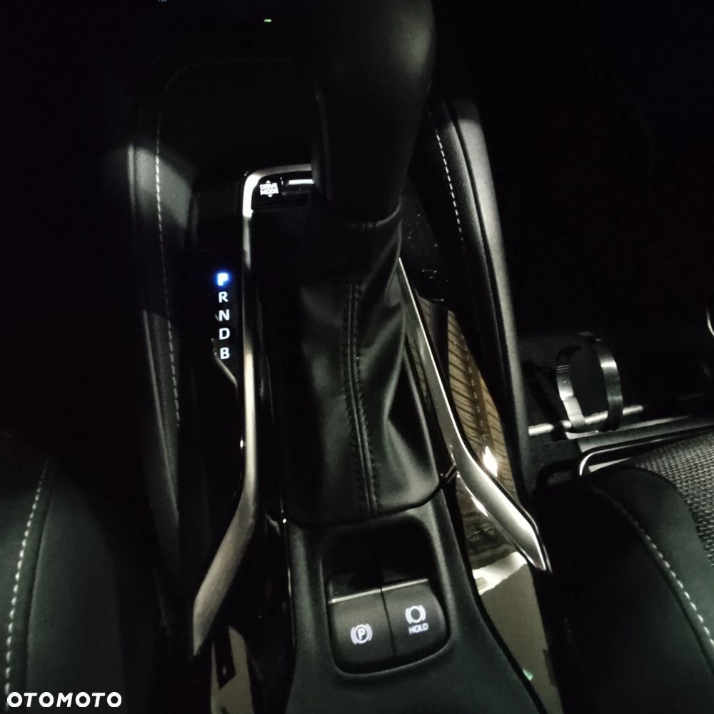 Toyota Corolla 1.8 Hybrid Style - 17