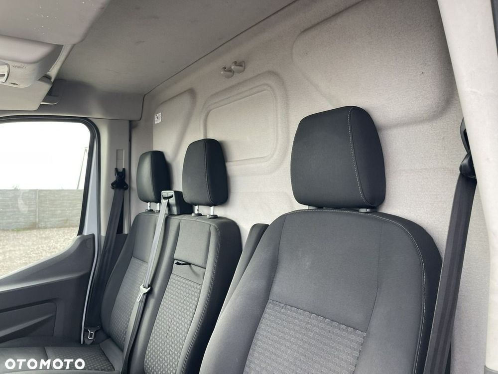Ford Transit - 13