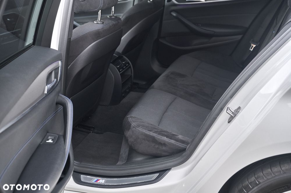 BMW Seria 5 520d xDrive - 23