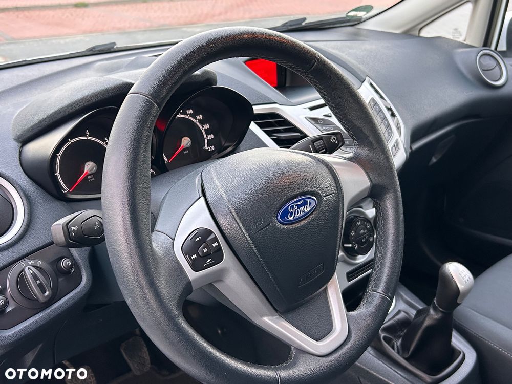 Ford Fiesta 1.25 Champions Edition - 20