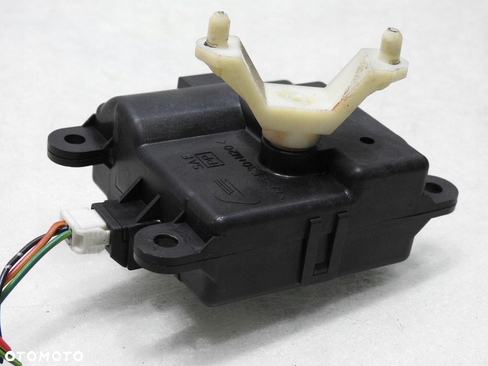 SILNICZEK NAGRZEWNICY NISSAN PRIMERA P12 - 2