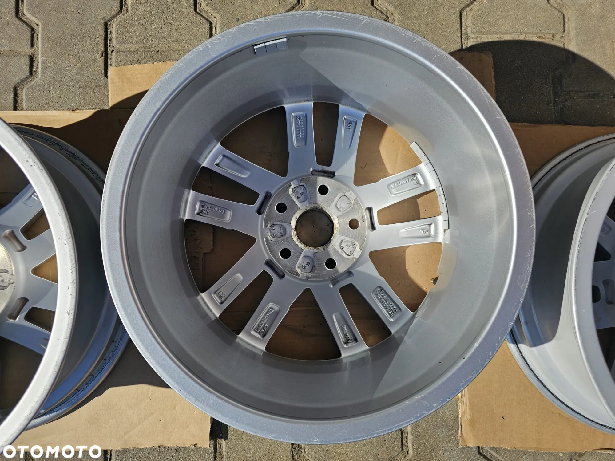 Audi OE A3 A4 A6 Volkswagen Golf Skoda Octavia Seat Leon / 8Y0601025L / 6,5Jx17 ET43 5x112 - 14