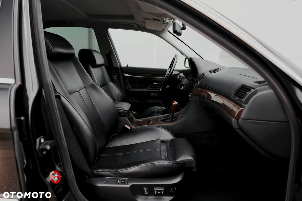 BMW Seria 7 740i V8 - 13