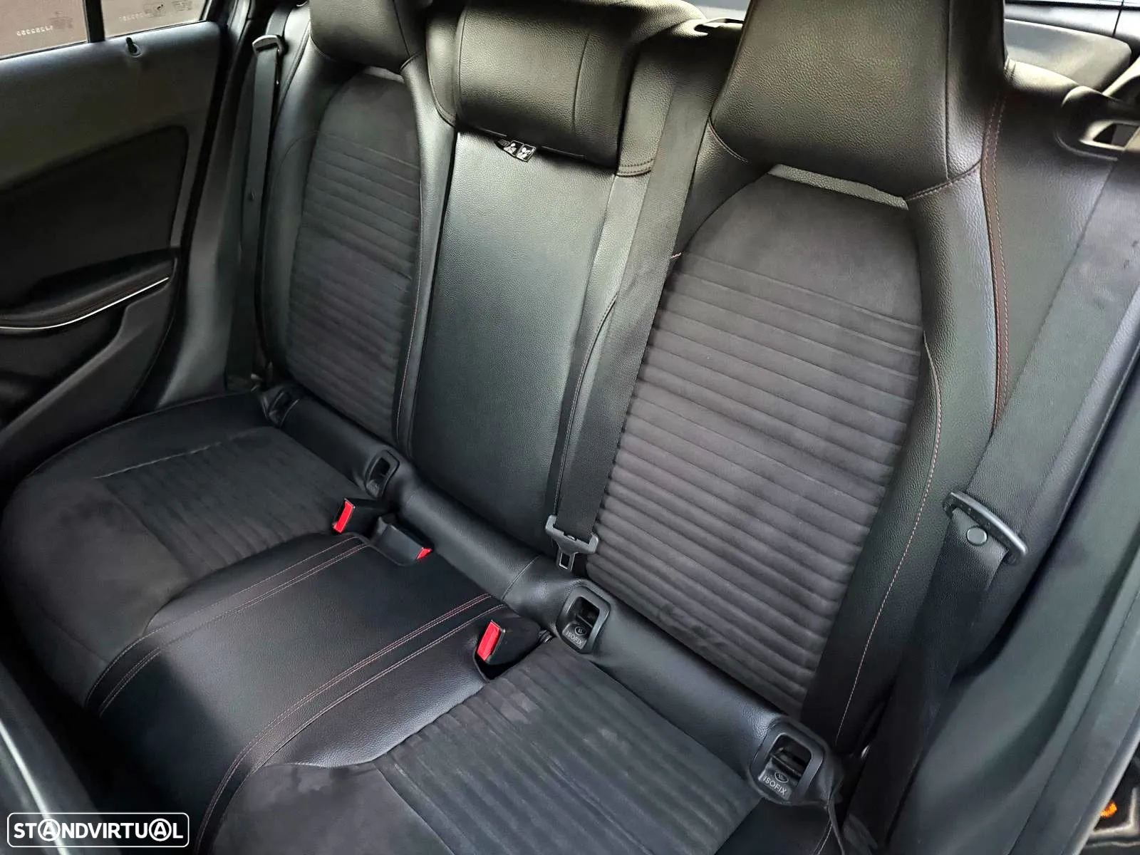 Mercedes-Benz A 180 CDI 7G-DCT AMG Line - 23