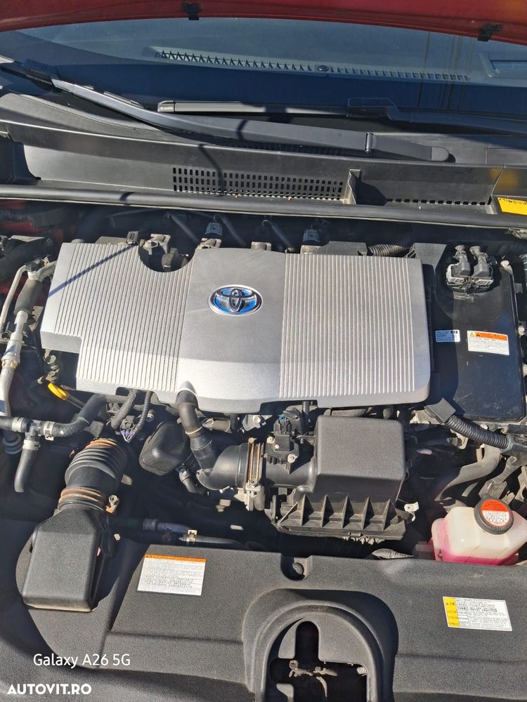 Toyota Prius Hybrid - 5