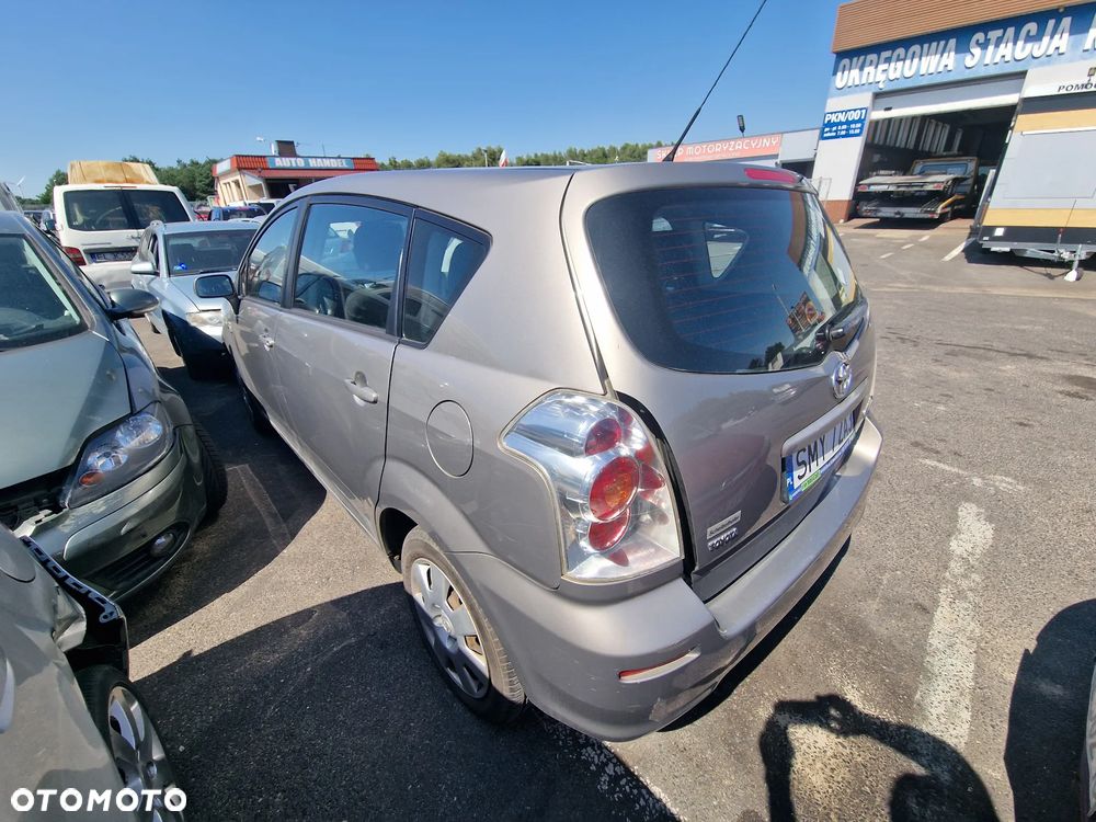TOYOTA COROLLA VERSO - 3