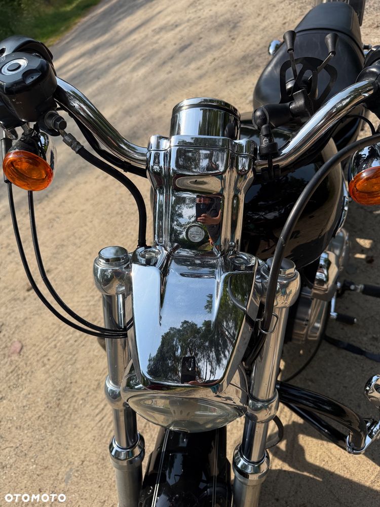 Harley-Davidson Sportster Custom 1200C - 12