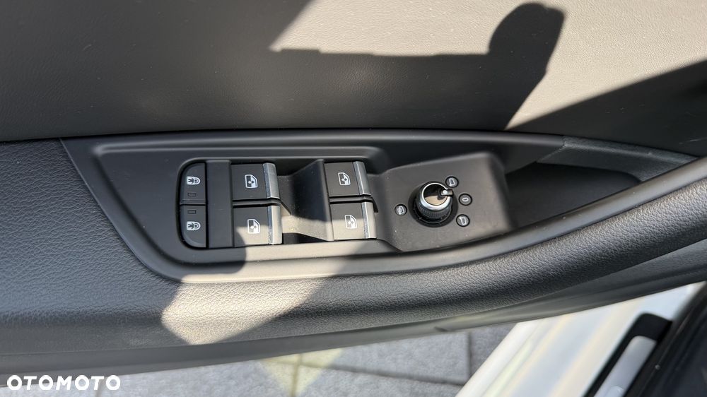 Audi A4 Limousine 40 TFSI quattro S tronic - 18