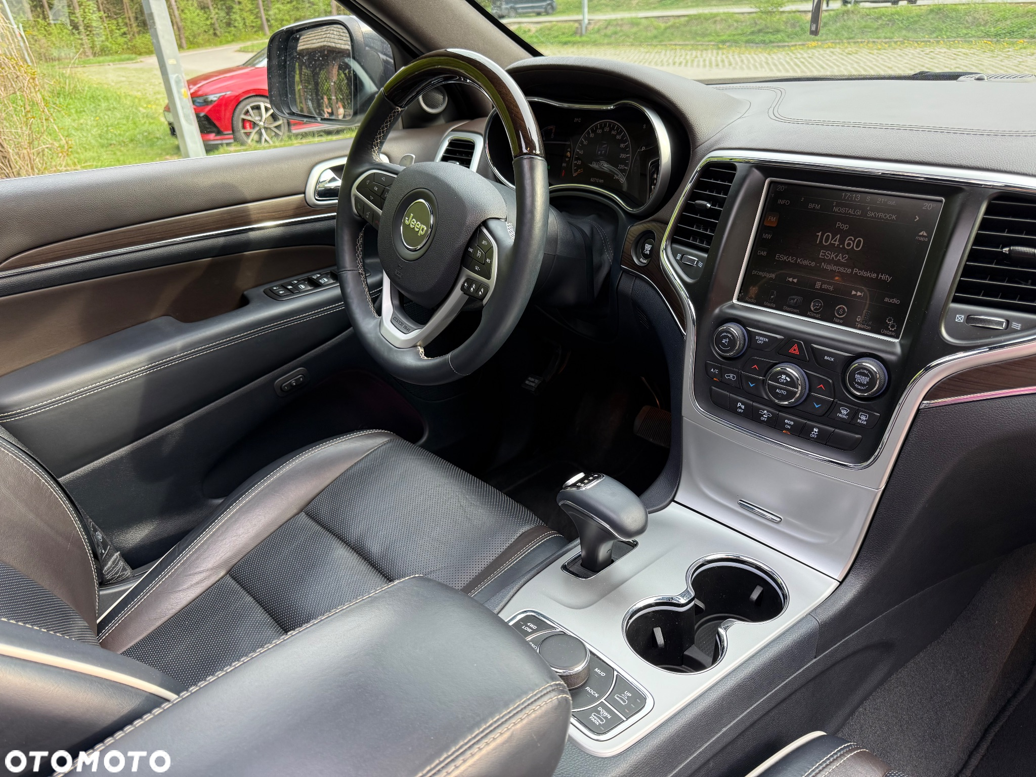 Jeep Grand Cherokee - 30