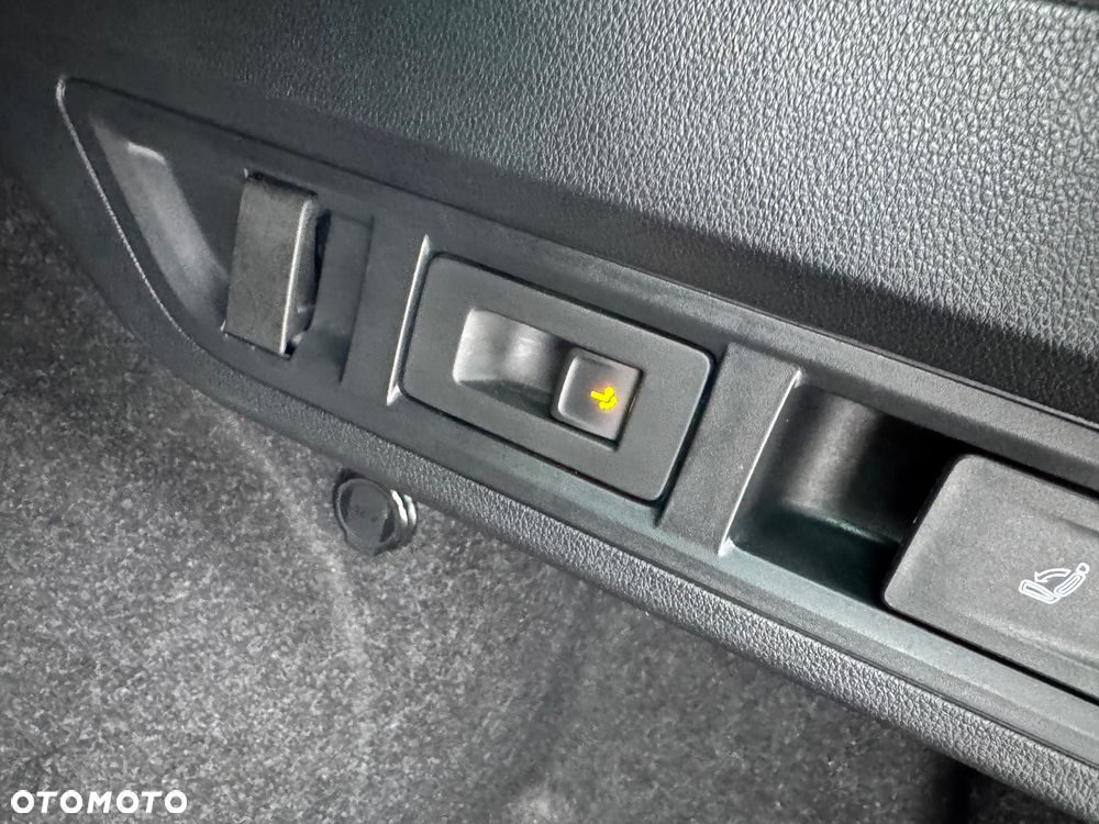 Skoda Octavia 2.0 TDI DSG RS - 27