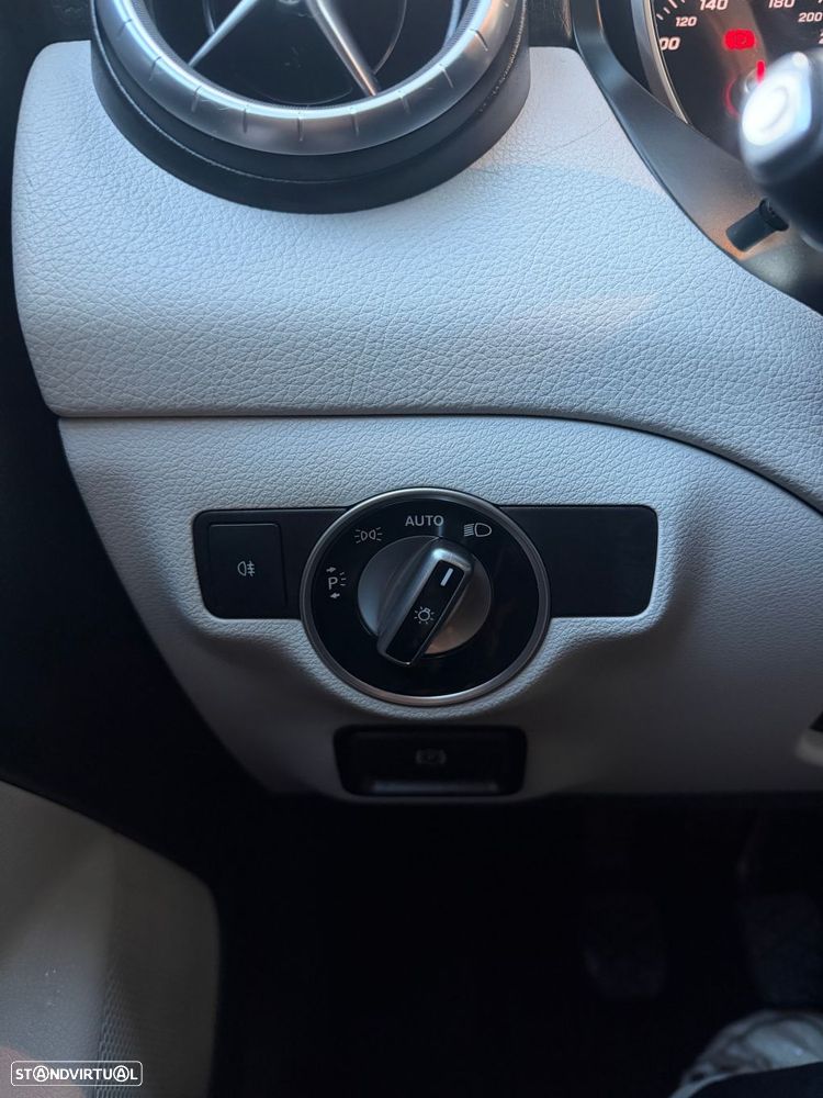 Mercedes-Benz CLA 180 d Shooting Brake Urban - 15