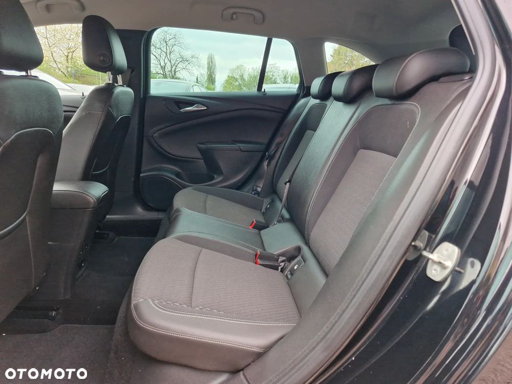 Opel Astra 1.4 Turbo Business - 15