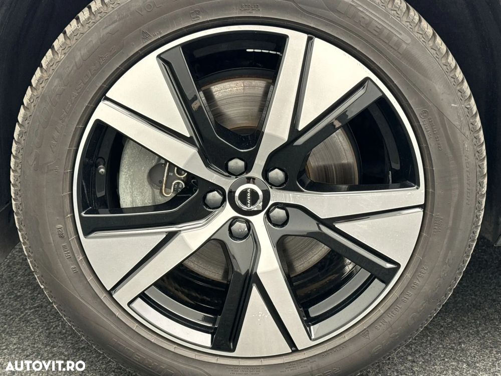 Volvo XC 40 Recharge Twin Motor AWD Plus - 9