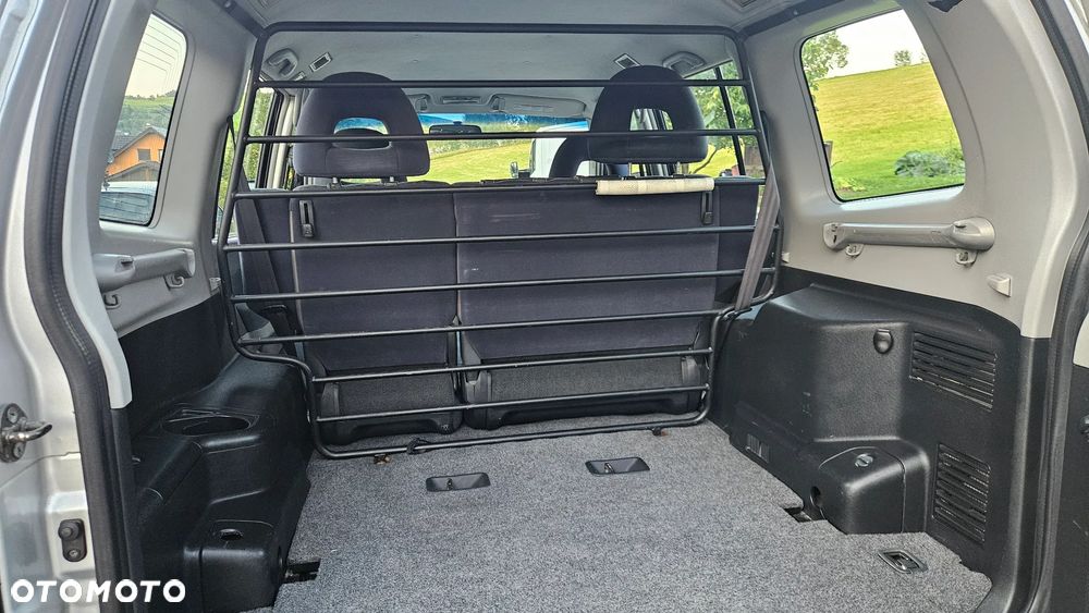 Mitsubishi Pajero - 20