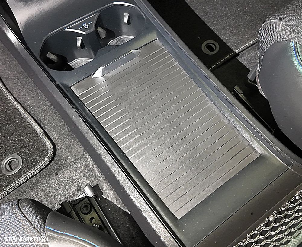 MG MG4 64 kWh Luxury - 33