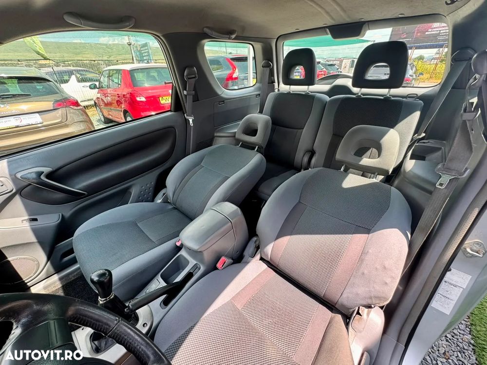 Toyota RAV4 D-4D 4x4 Edition - 13