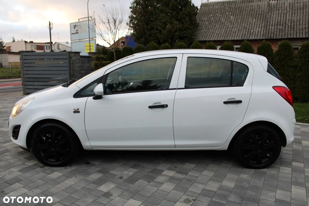 Opel Corsa 1.2 16V Essentia - 10
