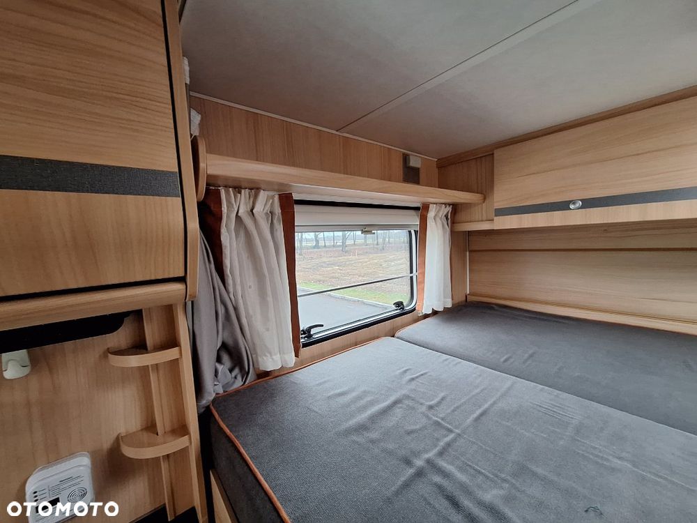 Carado T344 półintegra klimatyzacja hak - 18