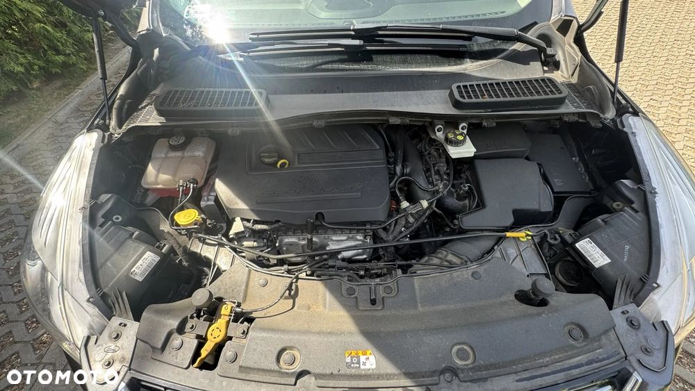 Ford Kuga 1.5 EcoBoost 2x4 Titanium - 9