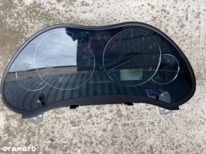 TOYOTA AVENSIS BENZYNA LICZNIK europa