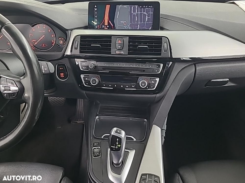 BMW Seria 3 318i Touring Aut. Edition M Sport Shadow - 12