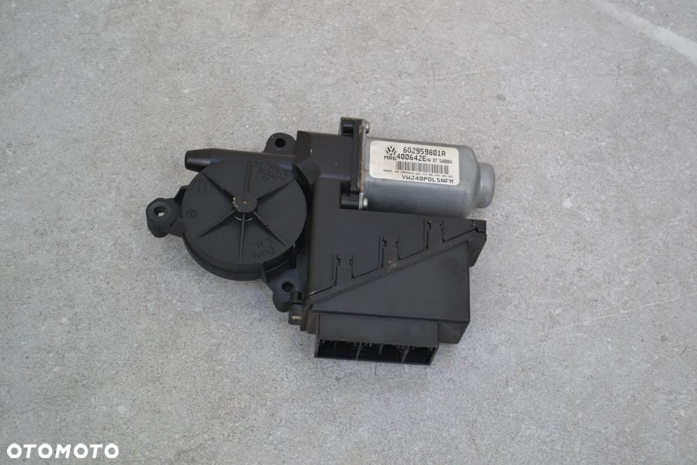 VW POLO 9N SEAT IBIZA III SKODA FABIA SILNICZEK OPUSZCZANIA SZYB ELEKTRYCZNYCH PRAWY 6Q2959801A - 1