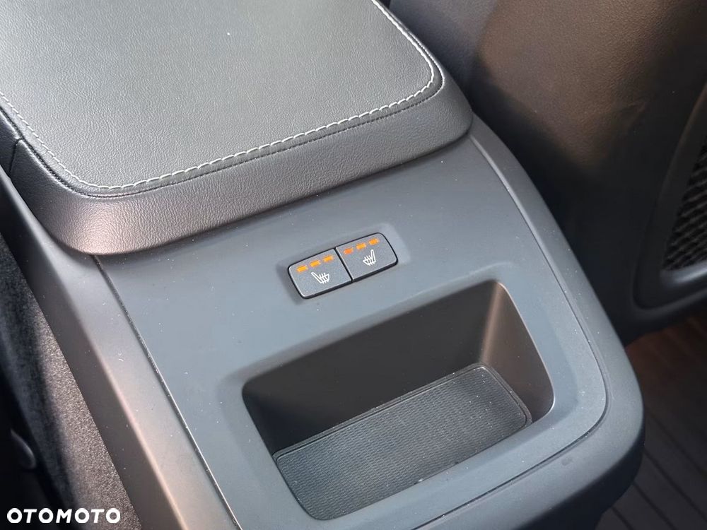 Volvo XC 90 B5 D AWD Plus Bright 7os - 31