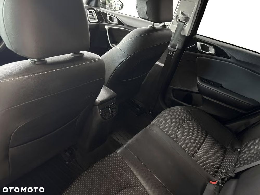 Kia Ceed 1.6 GDI PHEV L DCT - 20